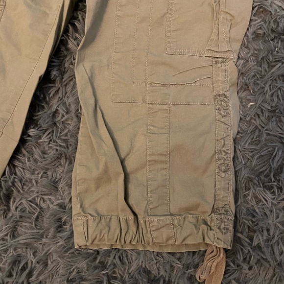 Apt 9 Tan/Camel green cargo capri - Picture 11 of 11